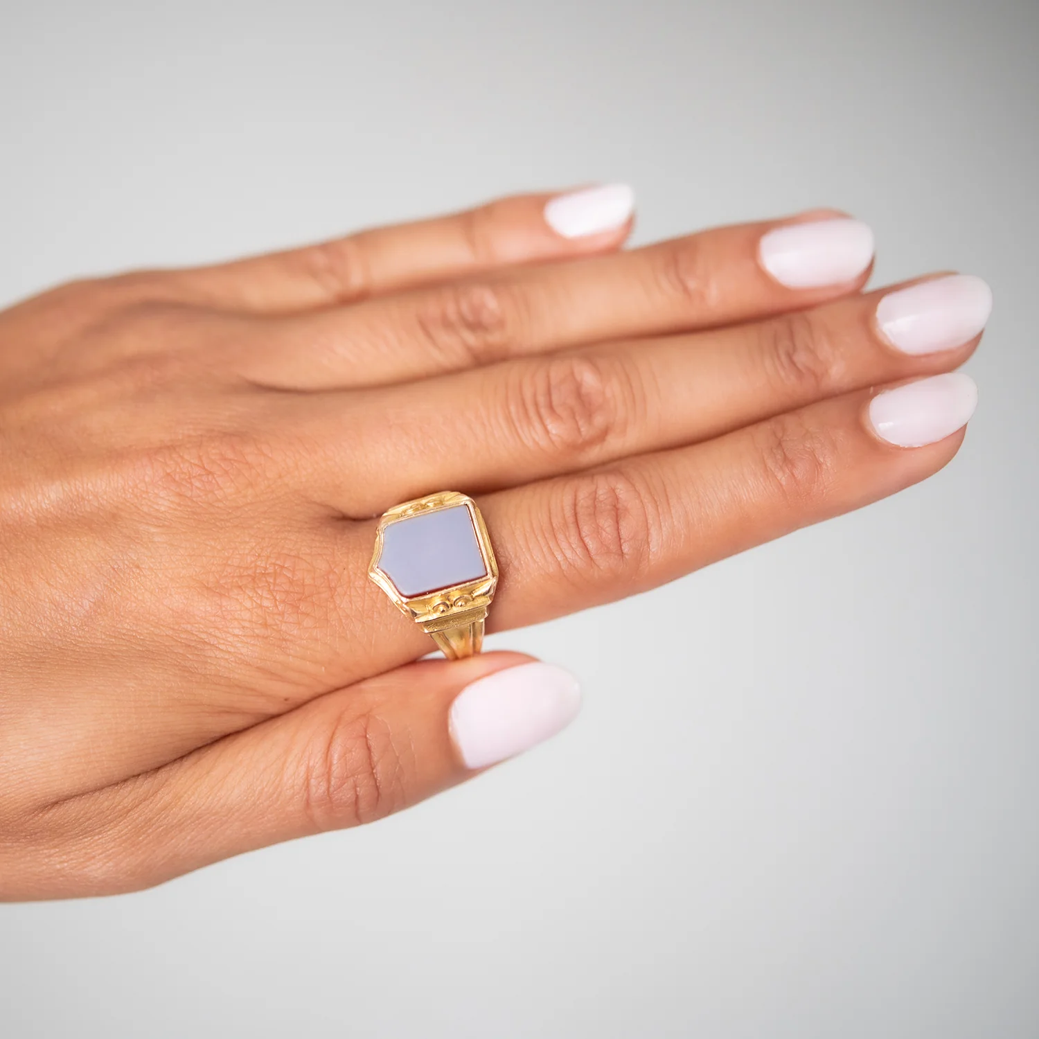 Agate Shield Signet Ring - Image 2