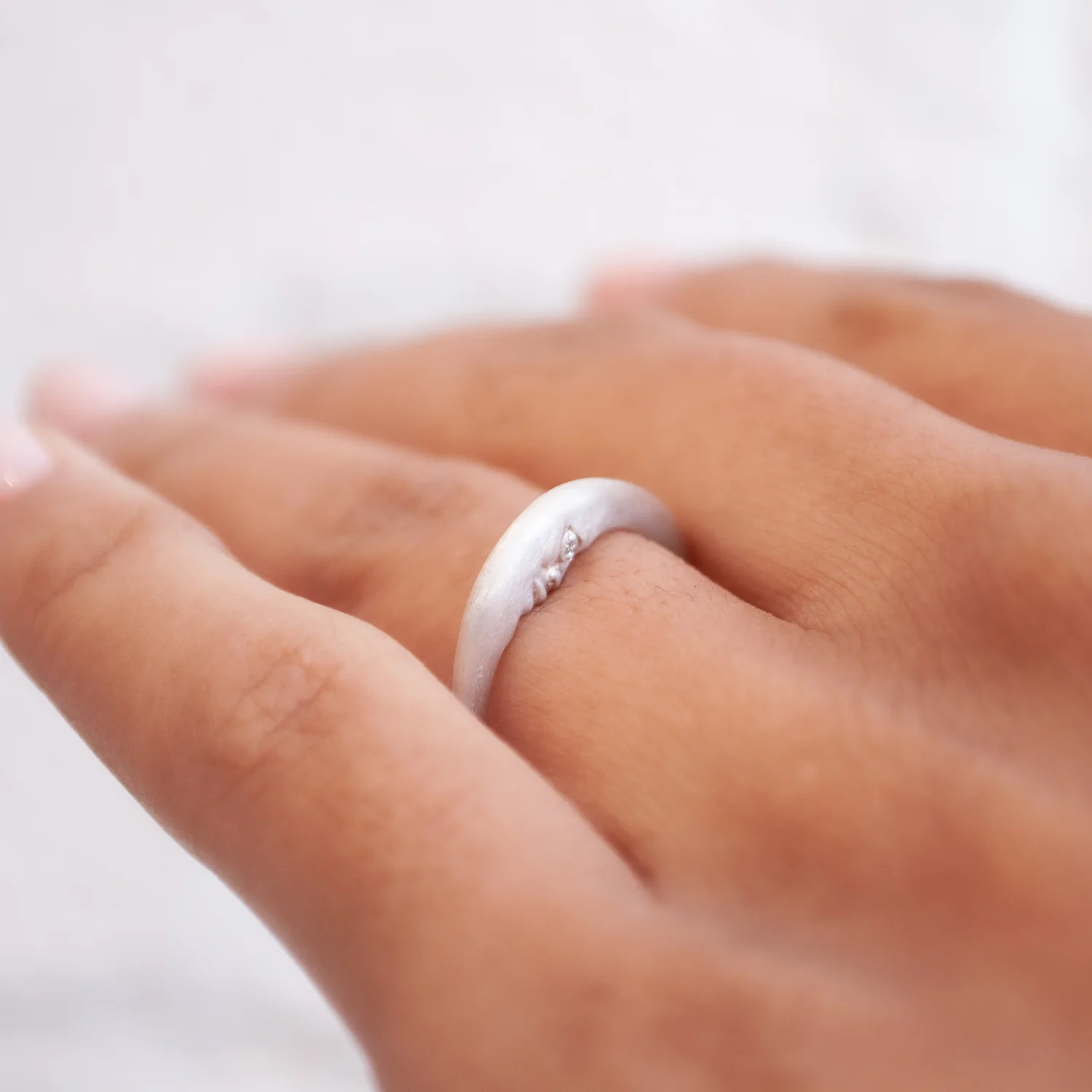 Silver Crescent Moonface Ring - Image 2