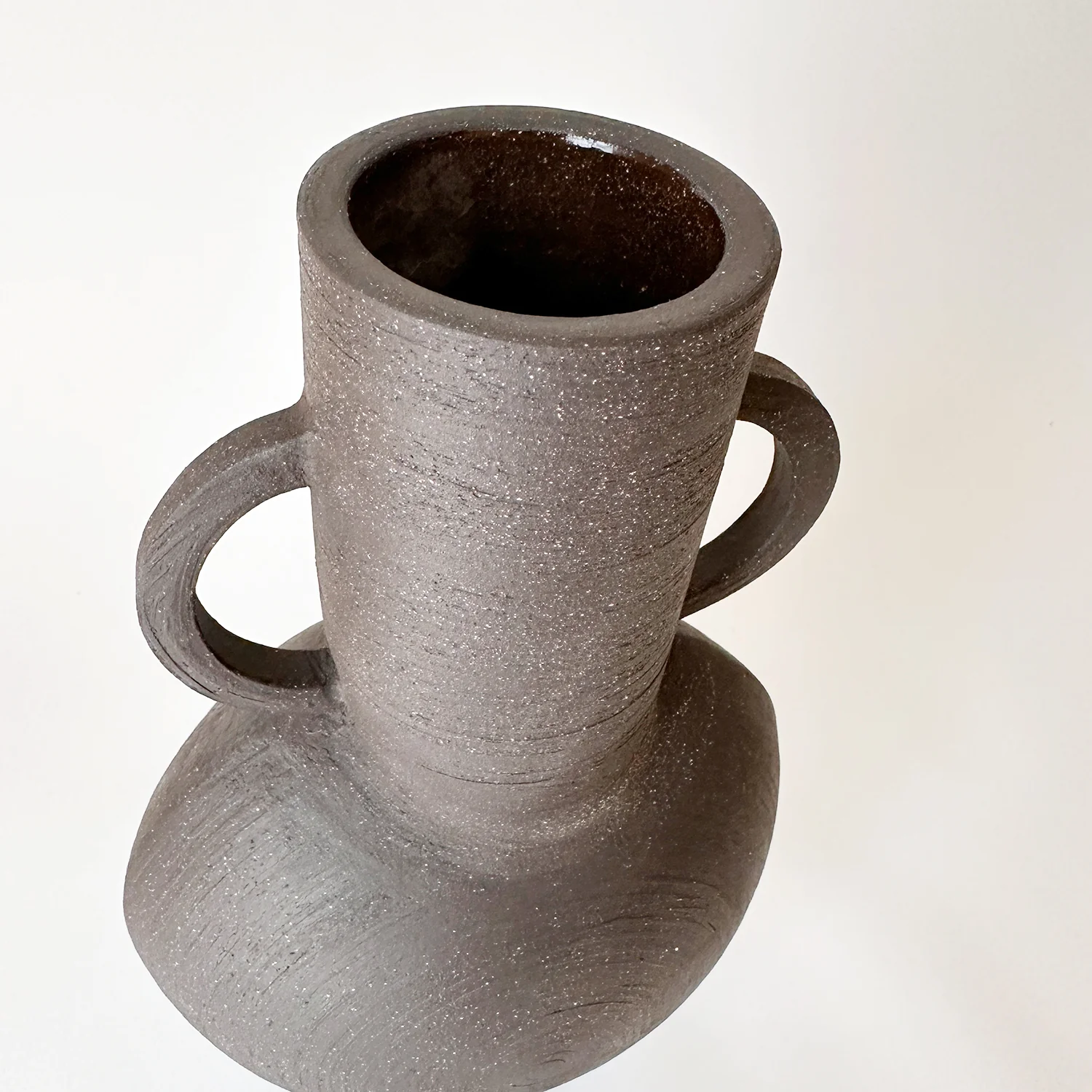 Amphora Vessel with Handles - Image 4
