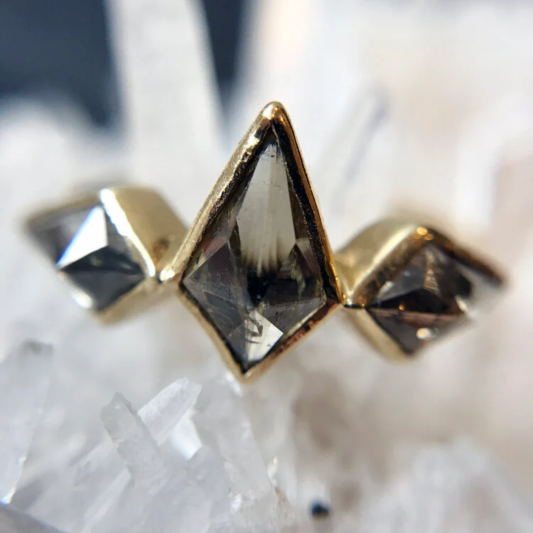 Bezel Kite Ring - Image 4