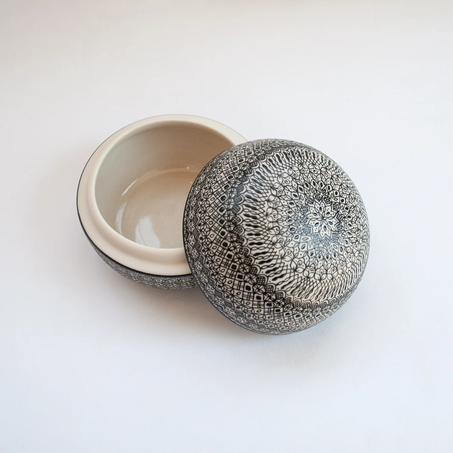 Domed Lidded Jar - Image 6