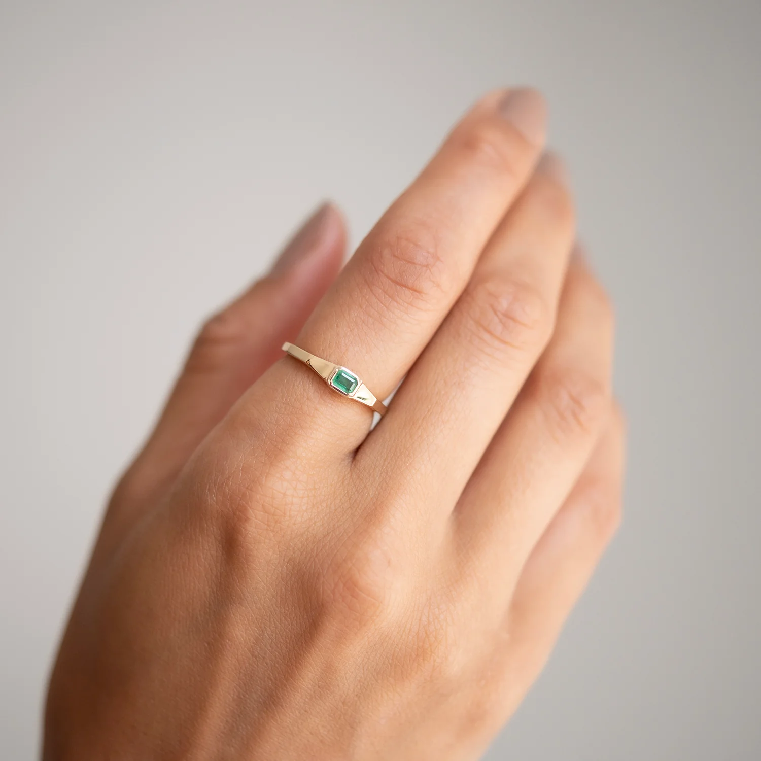 Emerald Linear Deco Ring - Image 2