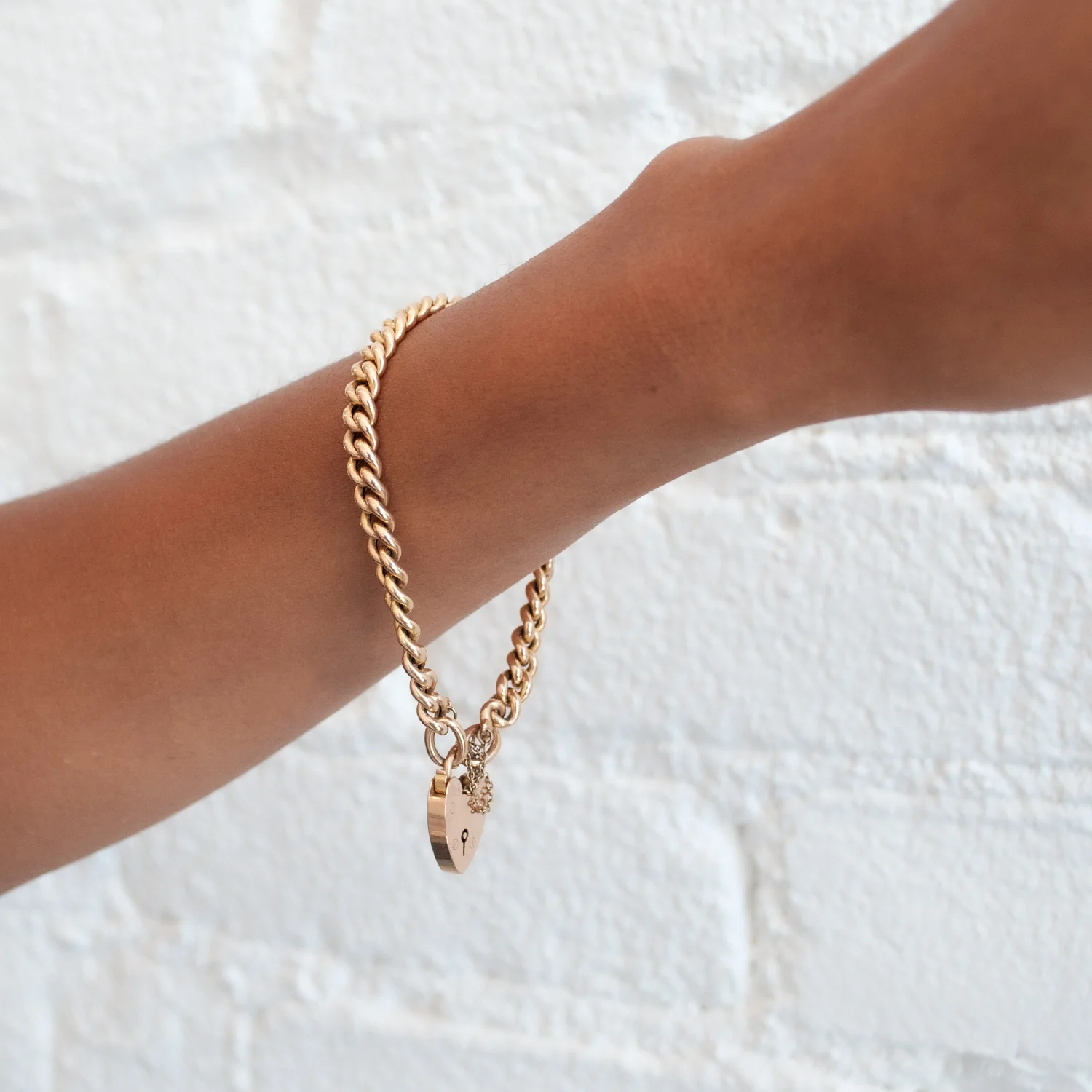 English Heartlock Curb Bracelet - Image 2
