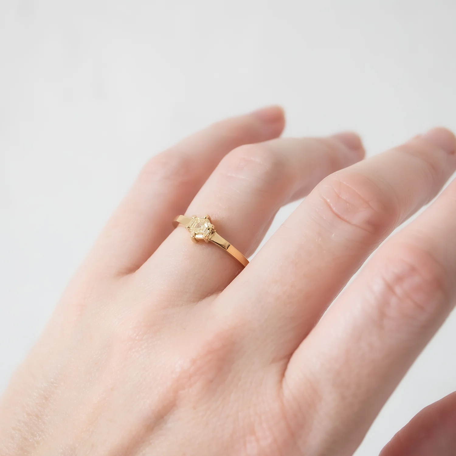 Golden Star Diamond Ring - Image 2