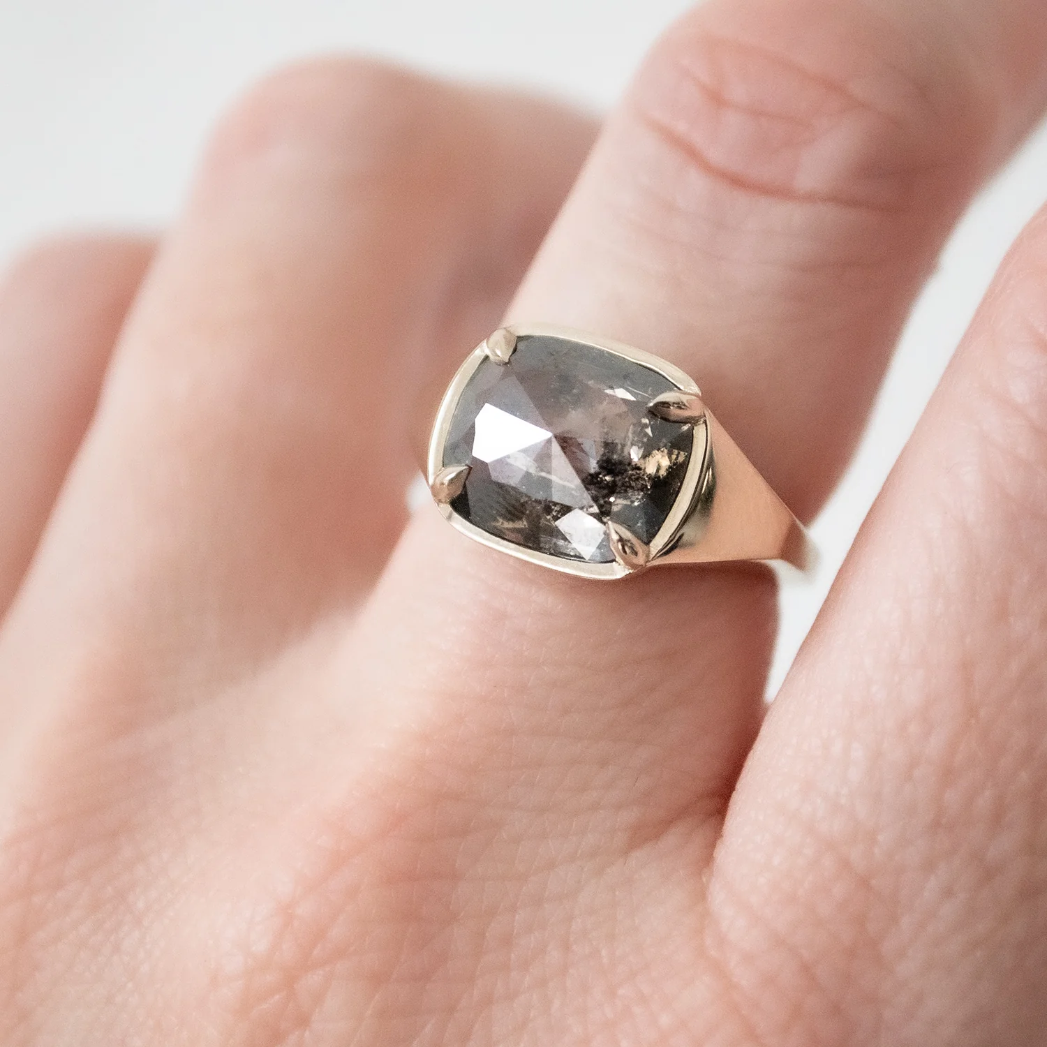 Grand Noir Empire Ring - Image 6
