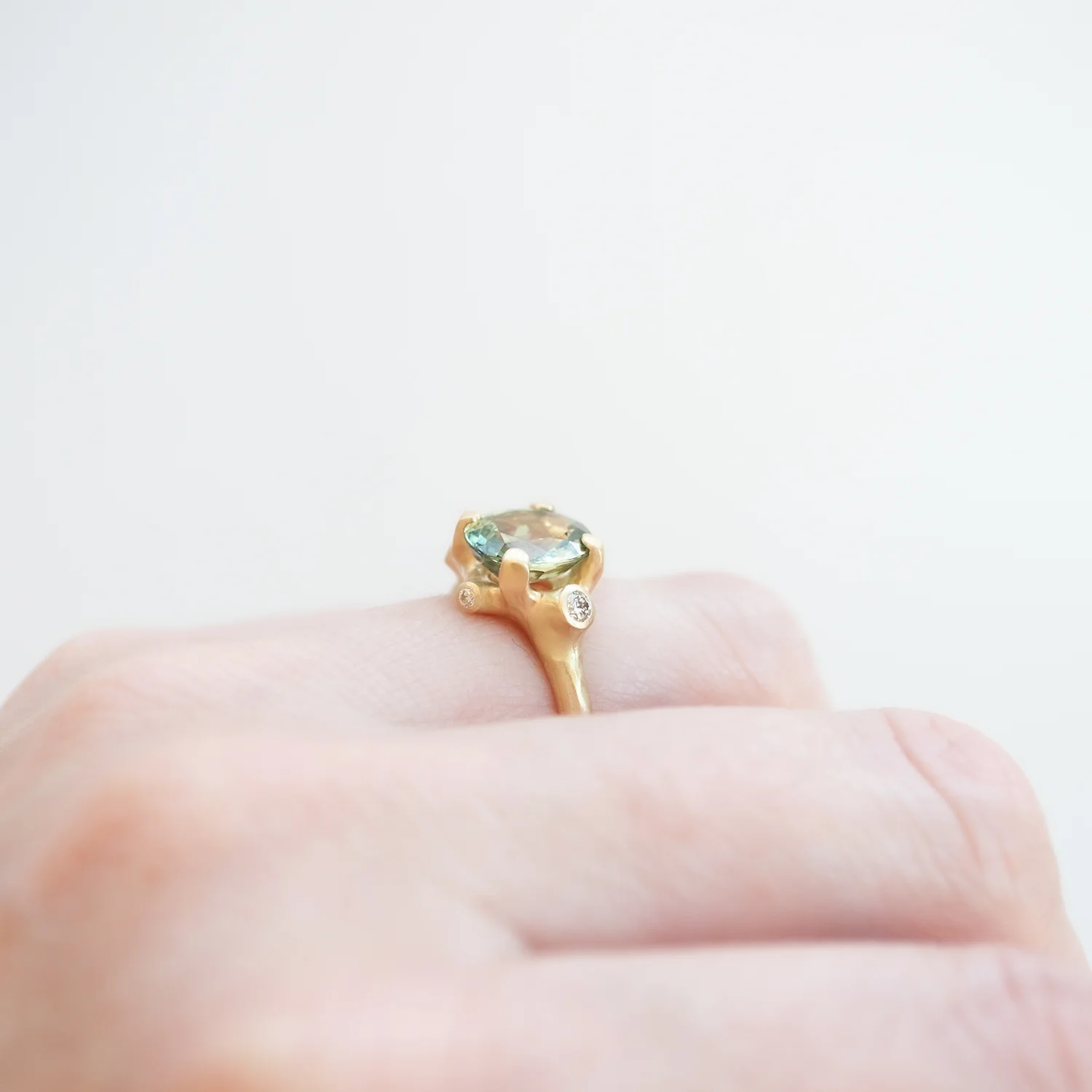 Green Oval Sapphire Cluster Ring - Image 7