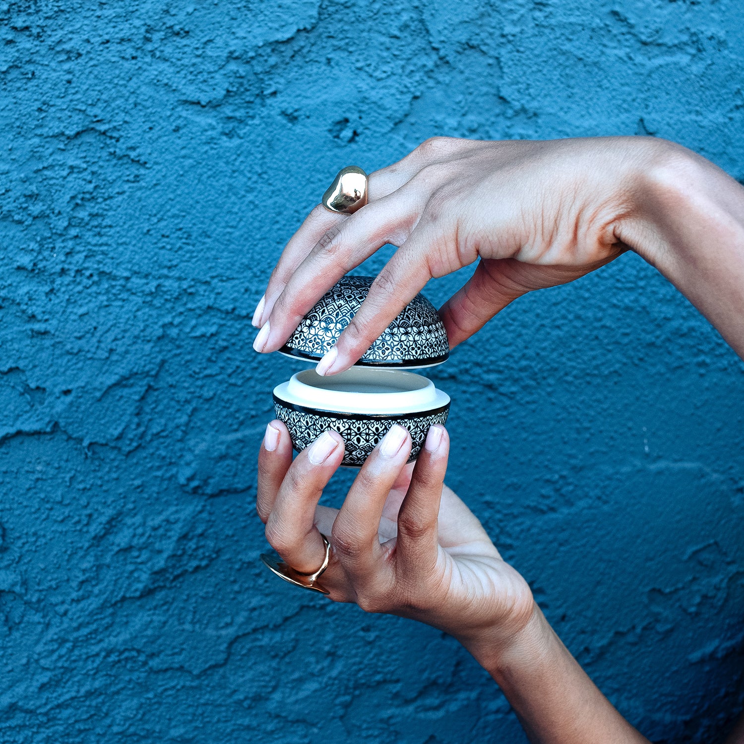 Small Round Jar - Image 5