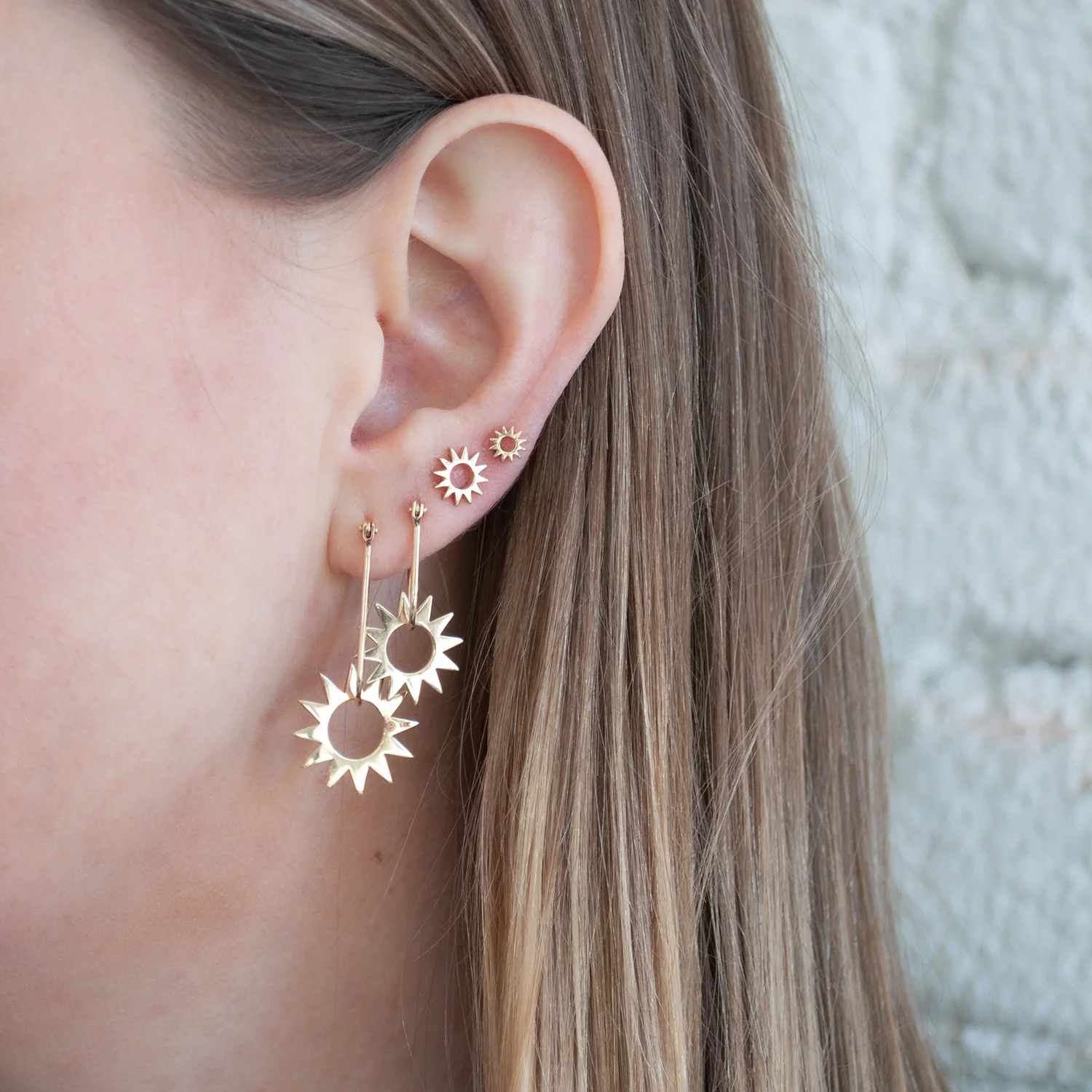 Latch and Spur Gold Earrings - Image 3
