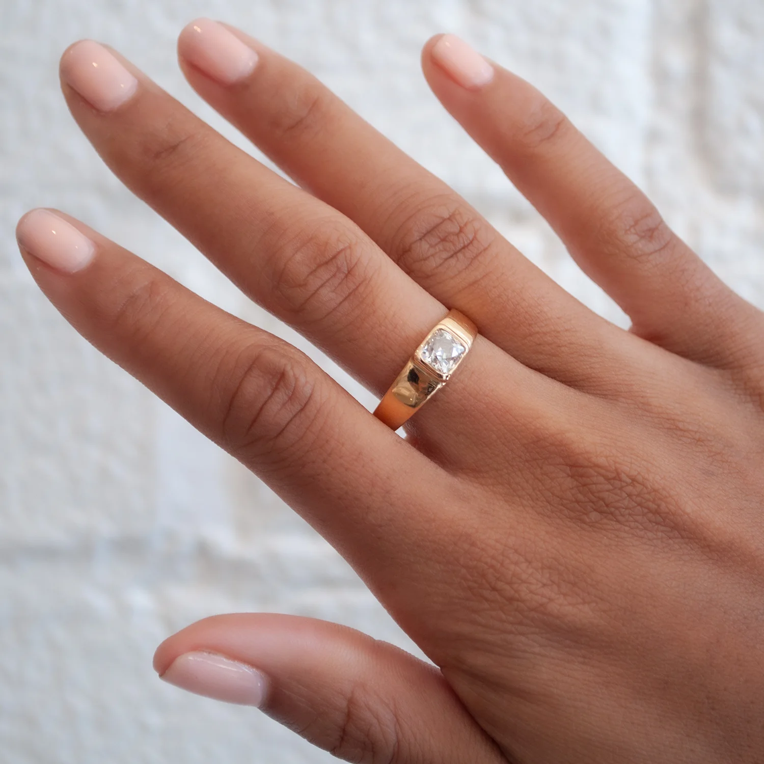 Luminous Diamond Vintage Ring - Image 2