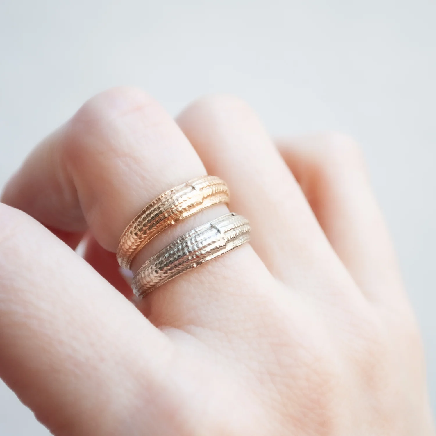 White Gold Seashell Ring - Image 3