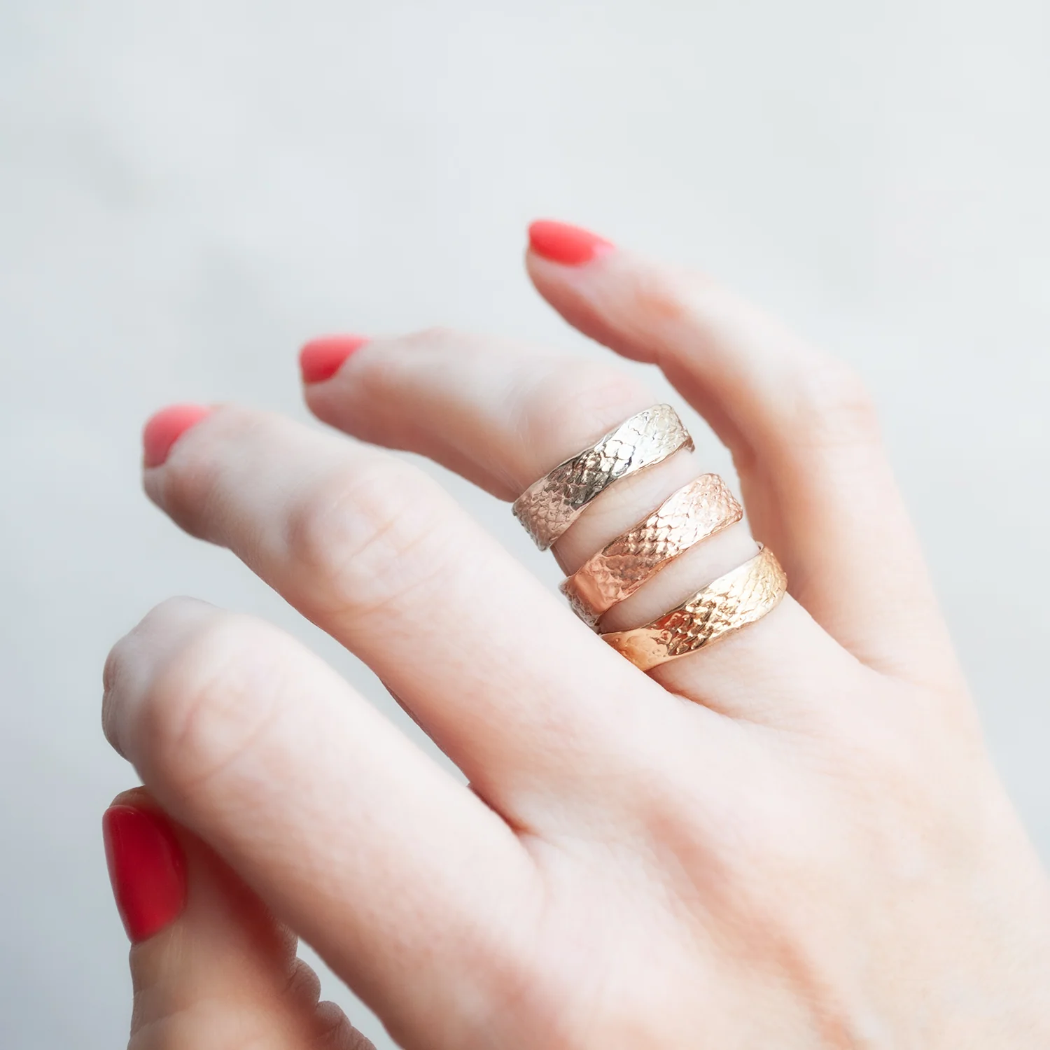 White Gold Snakeskin Band - Image 3