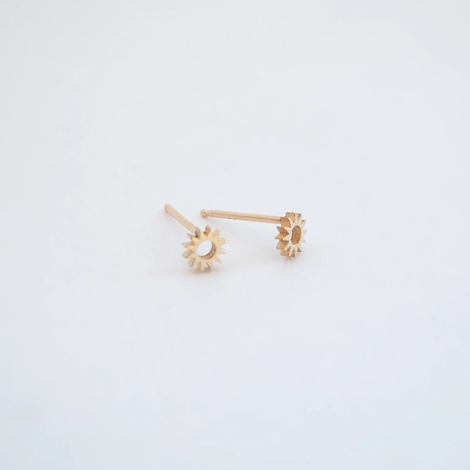Mini Spur Studs Gold - Image 3