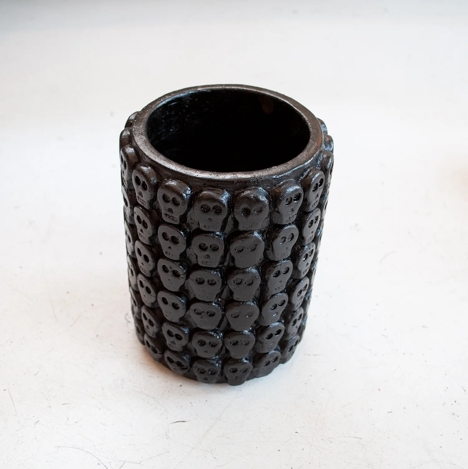 Pantli Skulls Small Planter - Image 7