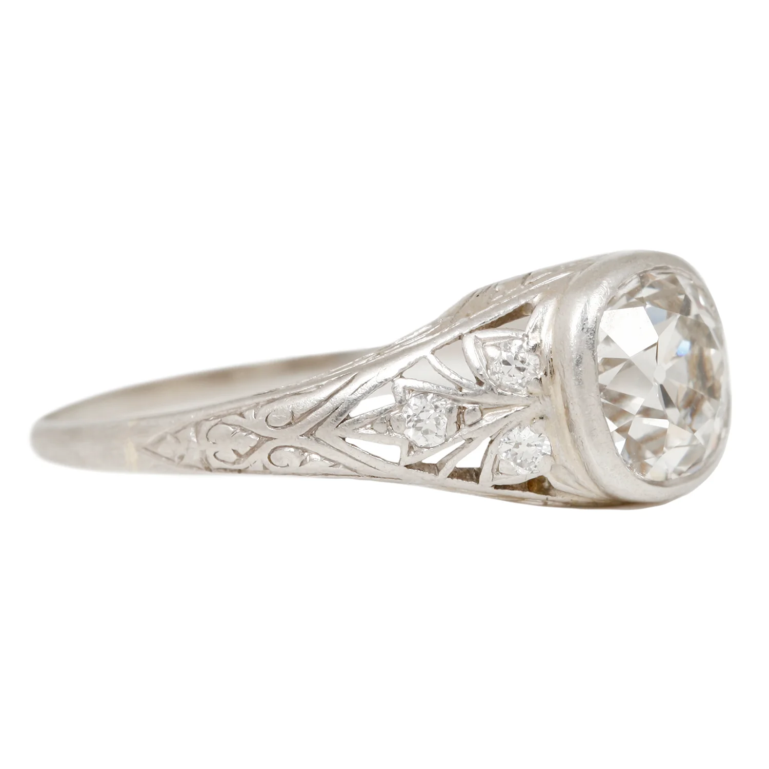 Fleur de Lis Diamond Ring - Image 3
