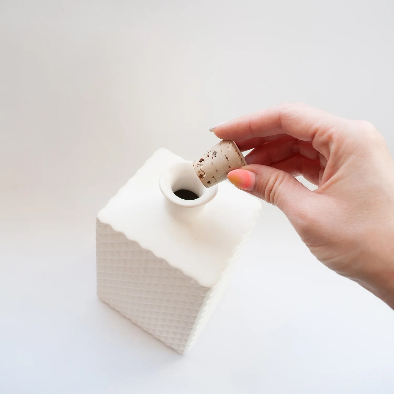 Porcelain Faceted Decanter - Image 3