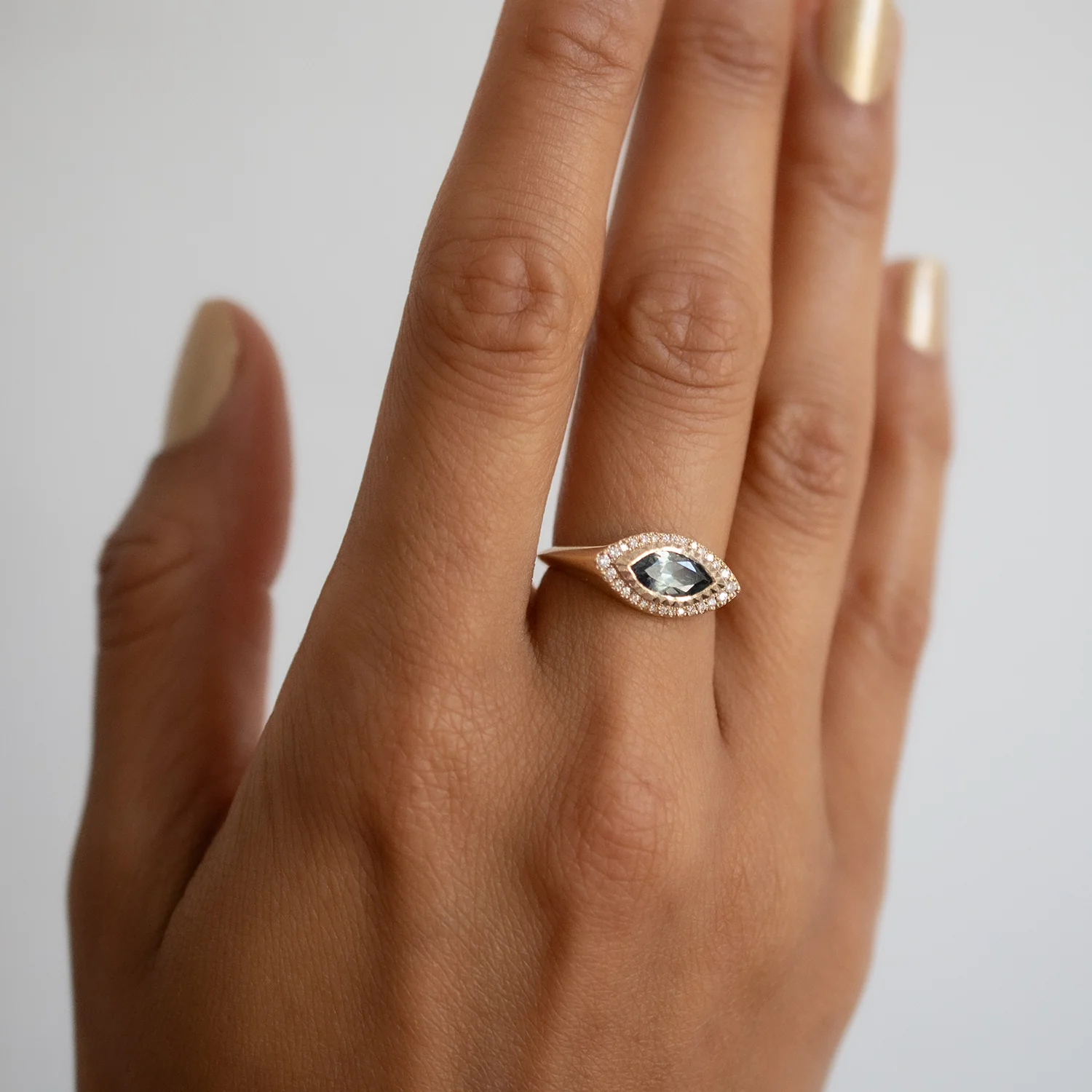 Sapphire Deco Eye Signet - Image 2