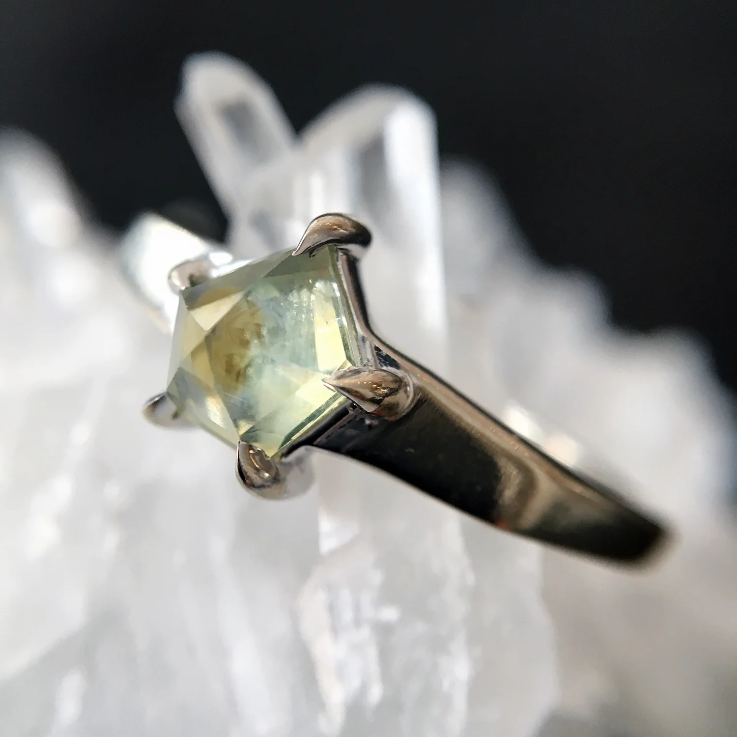Spring Breeze Sapphire Ring - Image 7