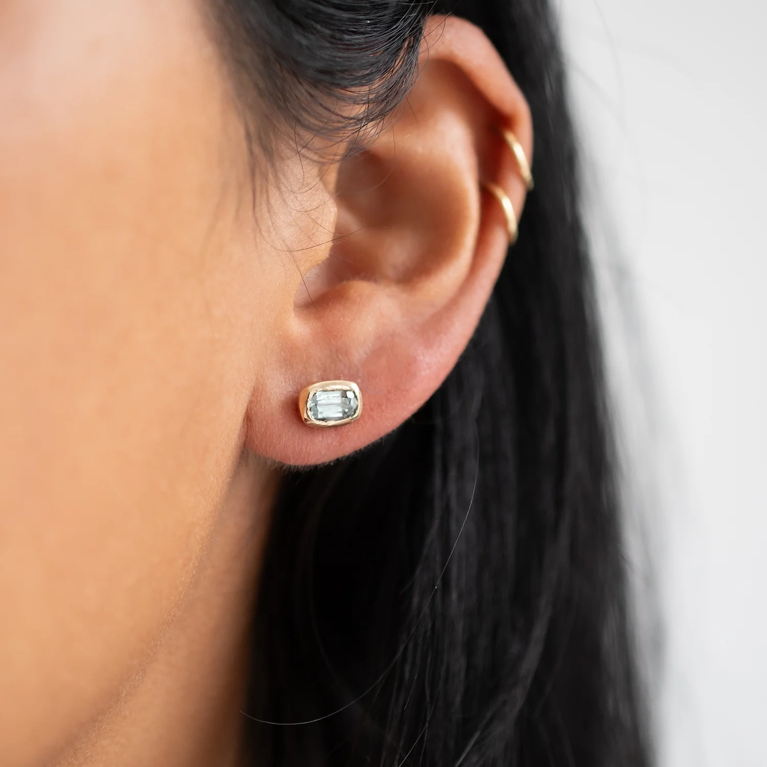 Teal Ellipse Sapphire Stud - Image 2