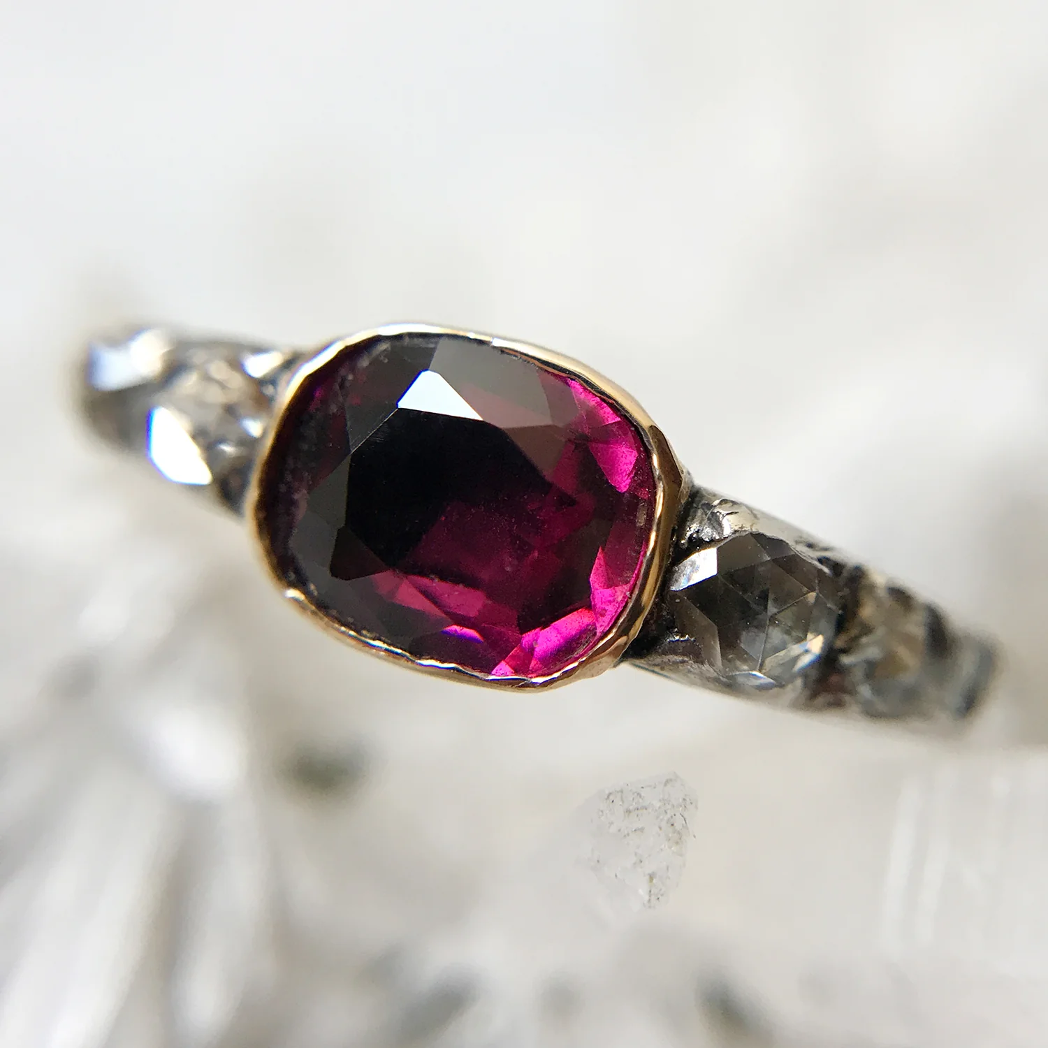 Garnet And Diamond Ring - Image 3