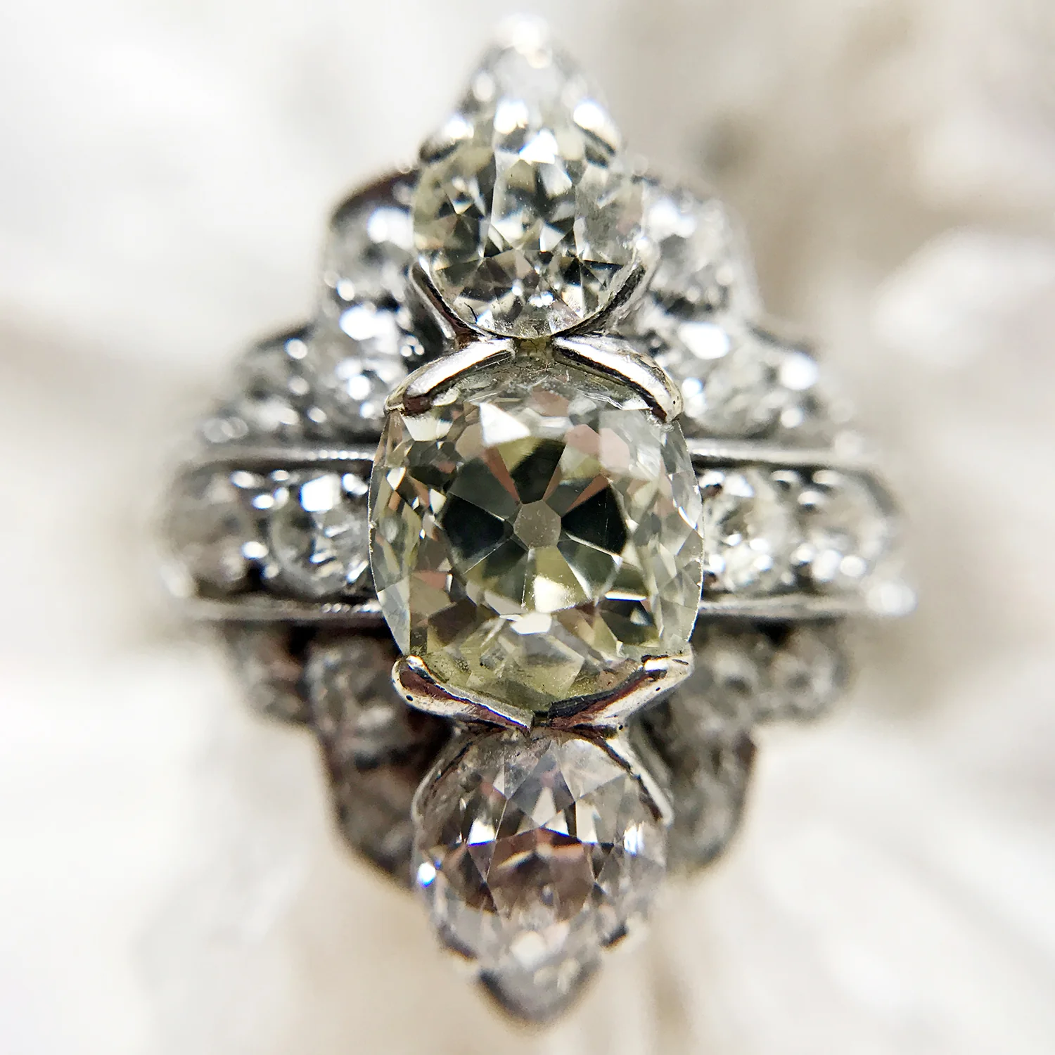 Platinum Art Deco Diamond Ring - Image 4